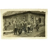 Foto met Russische krijgsgevangenen in 1941